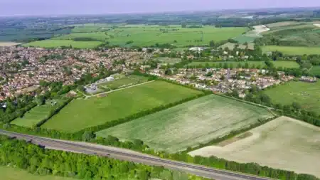 130 logements sur la ceinture verte : les riverains découvrent le projet par hasard et la colère monte dans tout le quartier