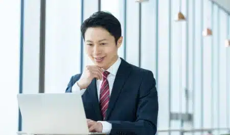 Tokyo demande à ses fonctionnaires de venir en short au bureau : l'objectif derrière cette mesure surprend les employés du monde entier