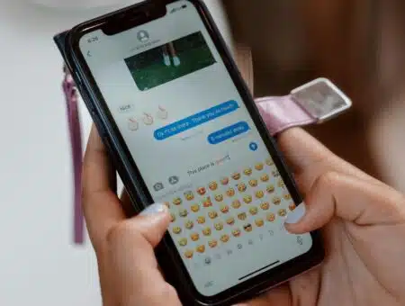 Alcool Sante Smartphone Emoji Petition Gafam