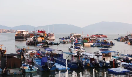 Pourquoi des milliers de pêcheurs chinois s'alignent en silence pour bloquer des zones entières de mer, et ce que ça cache vraiment