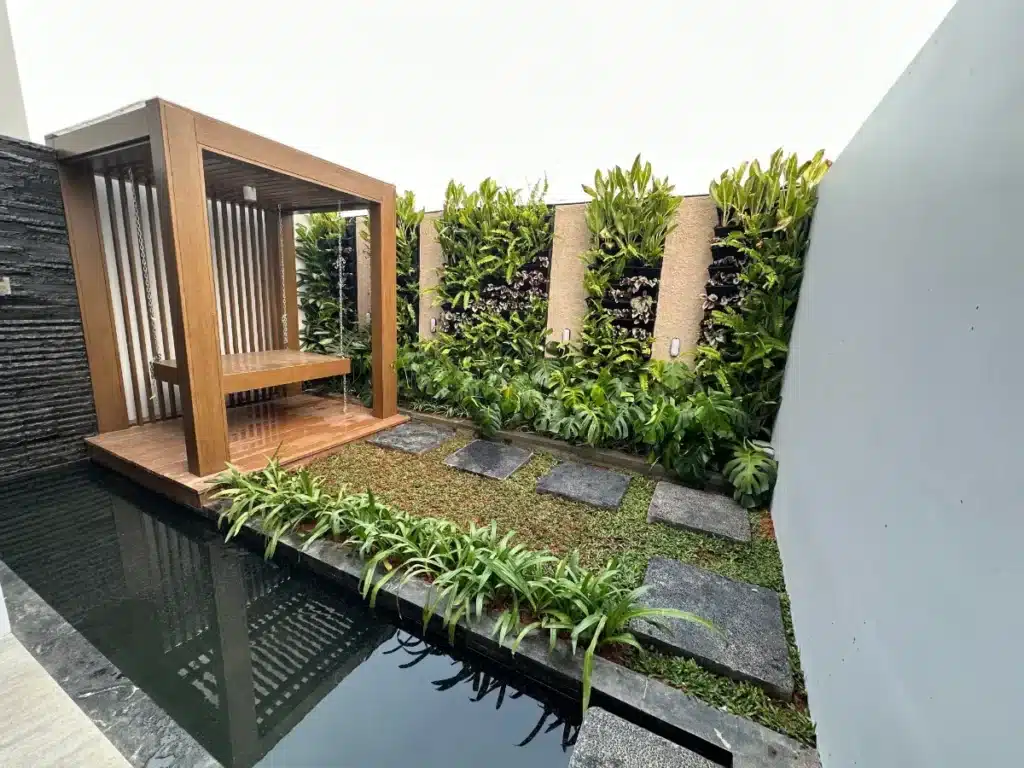 Interdit pendant 90 ans, ce matériau de construction revient en force : il isole 15 fois mieux que le béton et stocke du CO₂ pendant des siècles