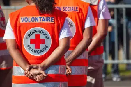 Face aux risques climatiques, ce sac d’urgence pourrait bientôt devenir indispensable