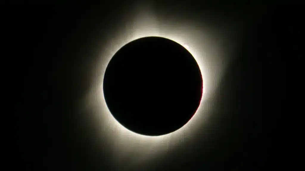 Cette éclipse solaire ne se reproduira pas avant 157 ans : pourquoi les astronomes supplient les gens de ne pas rater cette date précise