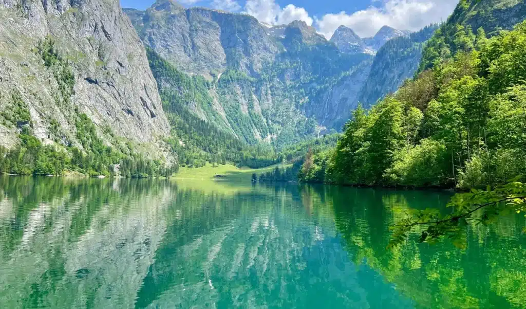 Des archéologues plongent dans un lac et tombent sur une cité engloutie : on dirait l'Atlantide