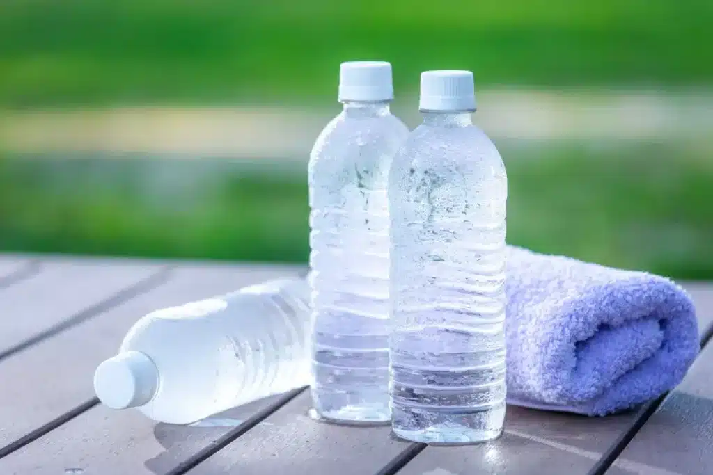 Pourquoi votre eau en bouteille n'est peut-être plus sûre : des polluants éternels détectés dans trois sources que vous achetez chaque semaine