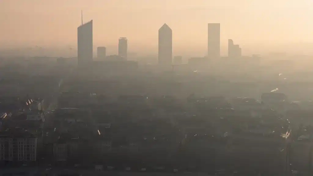 Pourquoi la baisse record des émissions en France ne suffit pas : ce que les chiffres cachent derrière la bonne nouvelle