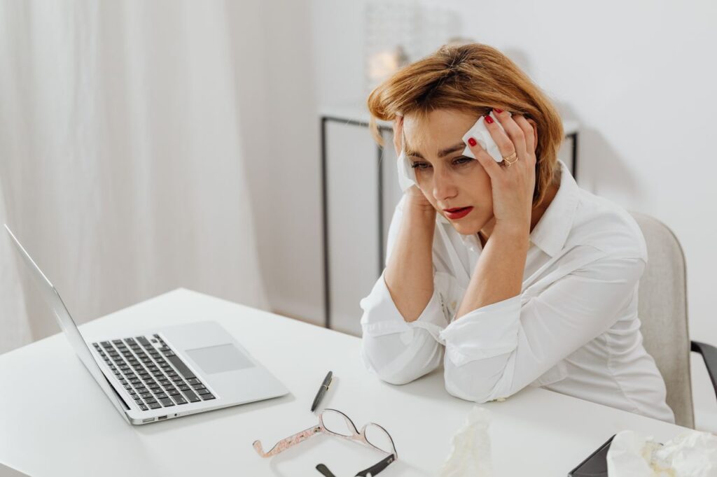 fraudes-en-entreprise-quand-92-des-dirigeants-se-croient-proteges-mais-que-57-des-salaries-voient-rouge