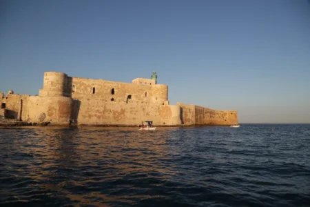Des archéologues remontent du fond de la mer une des sept merveilles du monde : le Phare d'Alexandrie
