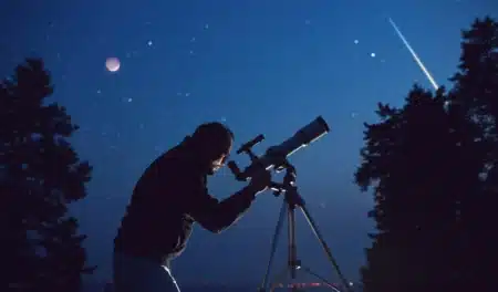 Cette pluie d'étoiles filantes traverse le ciel en plein jour : voici la date exacte et l'heure pour l'observer depuis la France