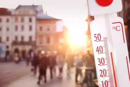 Alerte canicule : ces 20 départements sont placés en vigilance jaune et ça va empirer