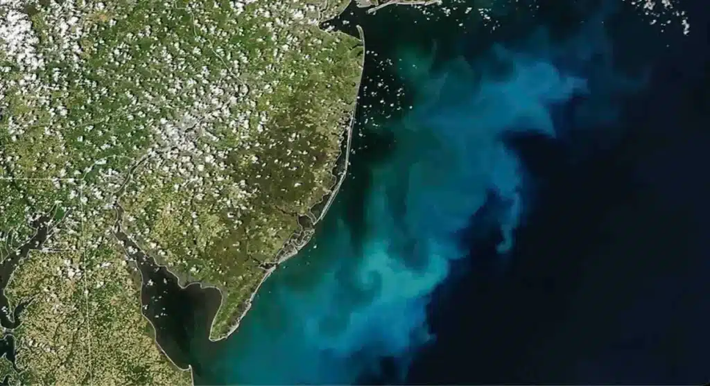 La Nasa observe un phénomène océanique au large de la côte est américaine : les océanographes n'avaient jamais vu ça depuis l'espace