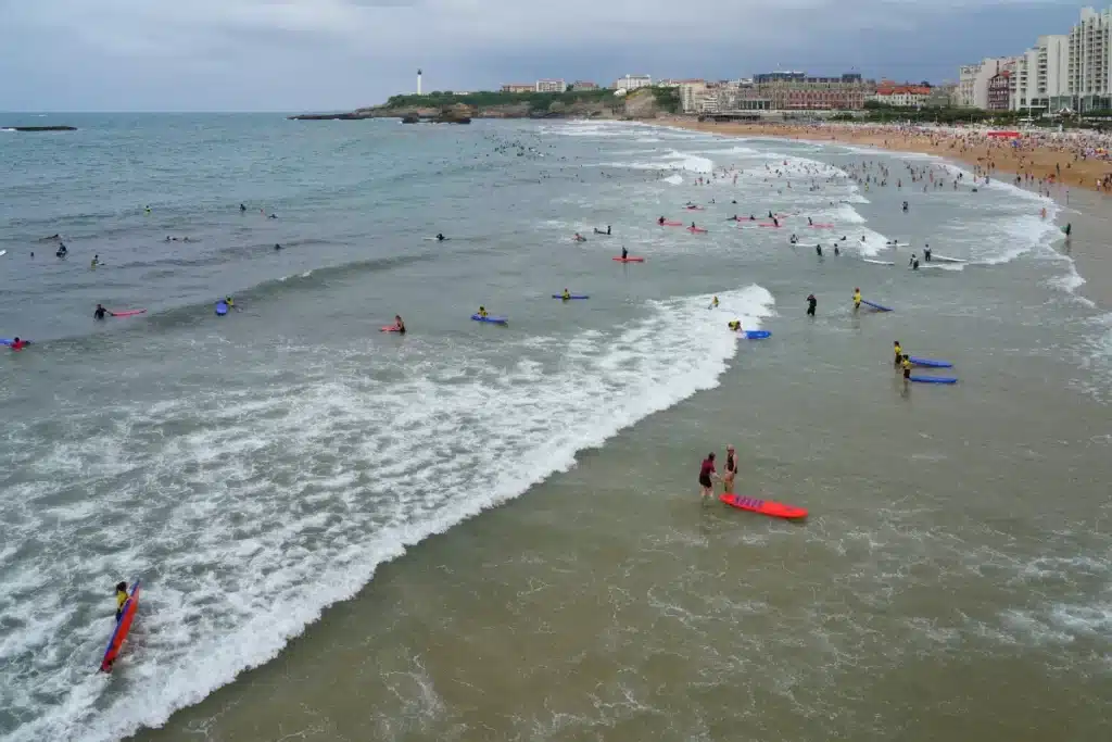 Les océanographes britanniques parlent d'une zone « au nord de la Bretagne » qui les inquiète : la Manche atteint des températures jamais mesurées