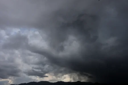Grêle, rafales et pluies torrentielles : voici les départements les plus exposés ces prochains jours