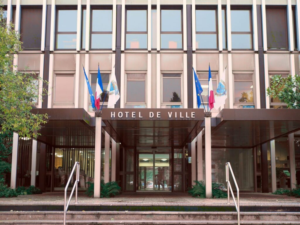 Transition énergétique : 79% des maires sont favorables, mais en attente d'accompagnement