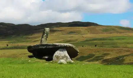 Cet édifice de 6 000 ans en Bretagne a failli disparaître sous une route : les archéologues n'en reviennent toujours pas