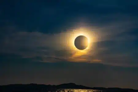 Les astronomes gardent déjà les yeux rivés sur 2027 : le phénomène qui suivra l'éclipse de 2026 ne se reproduira pas avant 80 ans et ça se passera à côté de la France