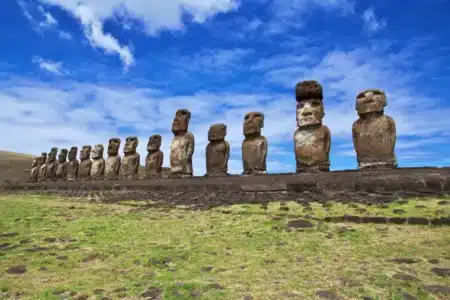 Les habitants de l'île de Pâques disaient que les Moaï « marchaient » tout seuls : des physiciens viennent de prouver qu'ils avaient raison depuis le début