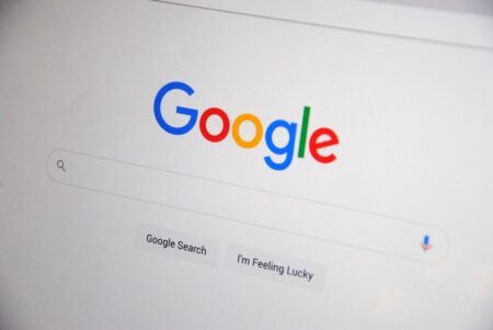 Google : le géant du web rachète les données d'une compagnie aérienne