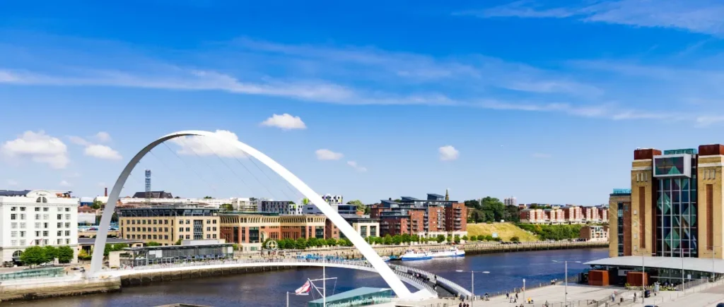 À Gateshead, de l'eau emprisonnée à 150 mètres sous la ville dans d'anciennes mines de charbon alimente désormais en chaleur 350 habitations et bâtiments publics