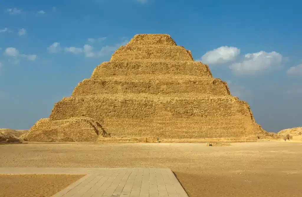 Des archéologues trouvent des preuves que les Égyptiens ont édifié des pyramides anciennes grâce à une machine high-tech très avancée pour leur époque