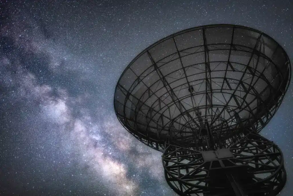 Des astronomes sud-africains détectent un signal laser provenant d’un objet situé à 8 milliards d’années-lumière
