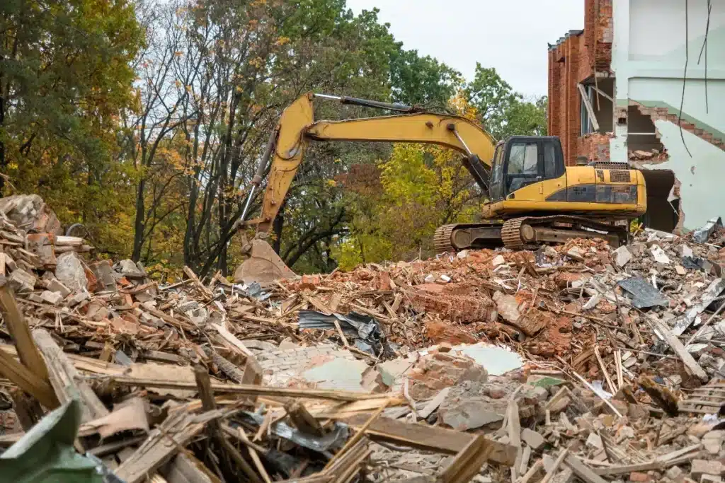 Une famille cultive la même terre depuis 179 ans, puis détruit leur grange historique pour bâtir 400 logements