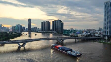 CMA CGM, Nike et Gemadept misent sur le fret fluvial décarboné
